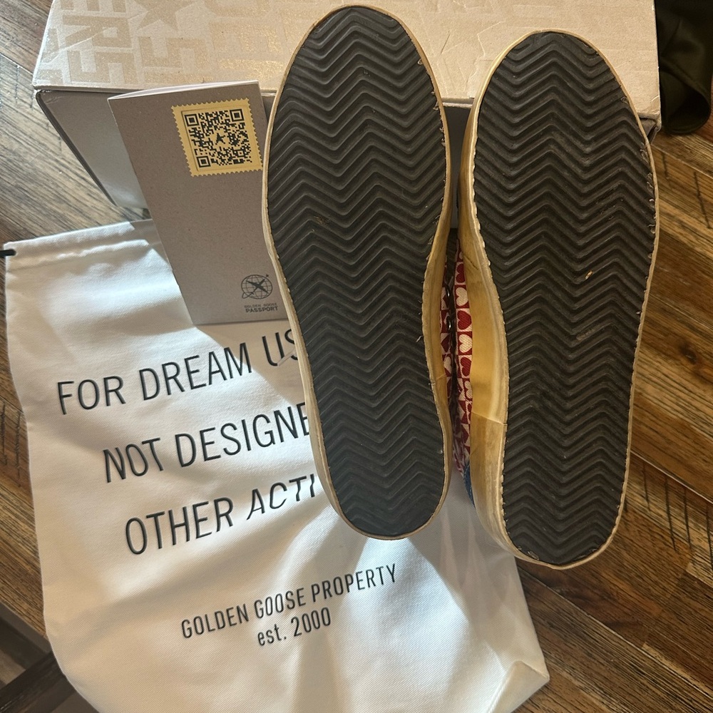 Golden Goose Sneakers - Picture 2 of 7